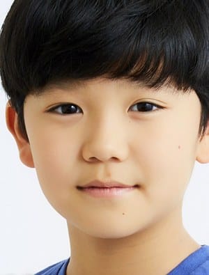 高村佳伟人