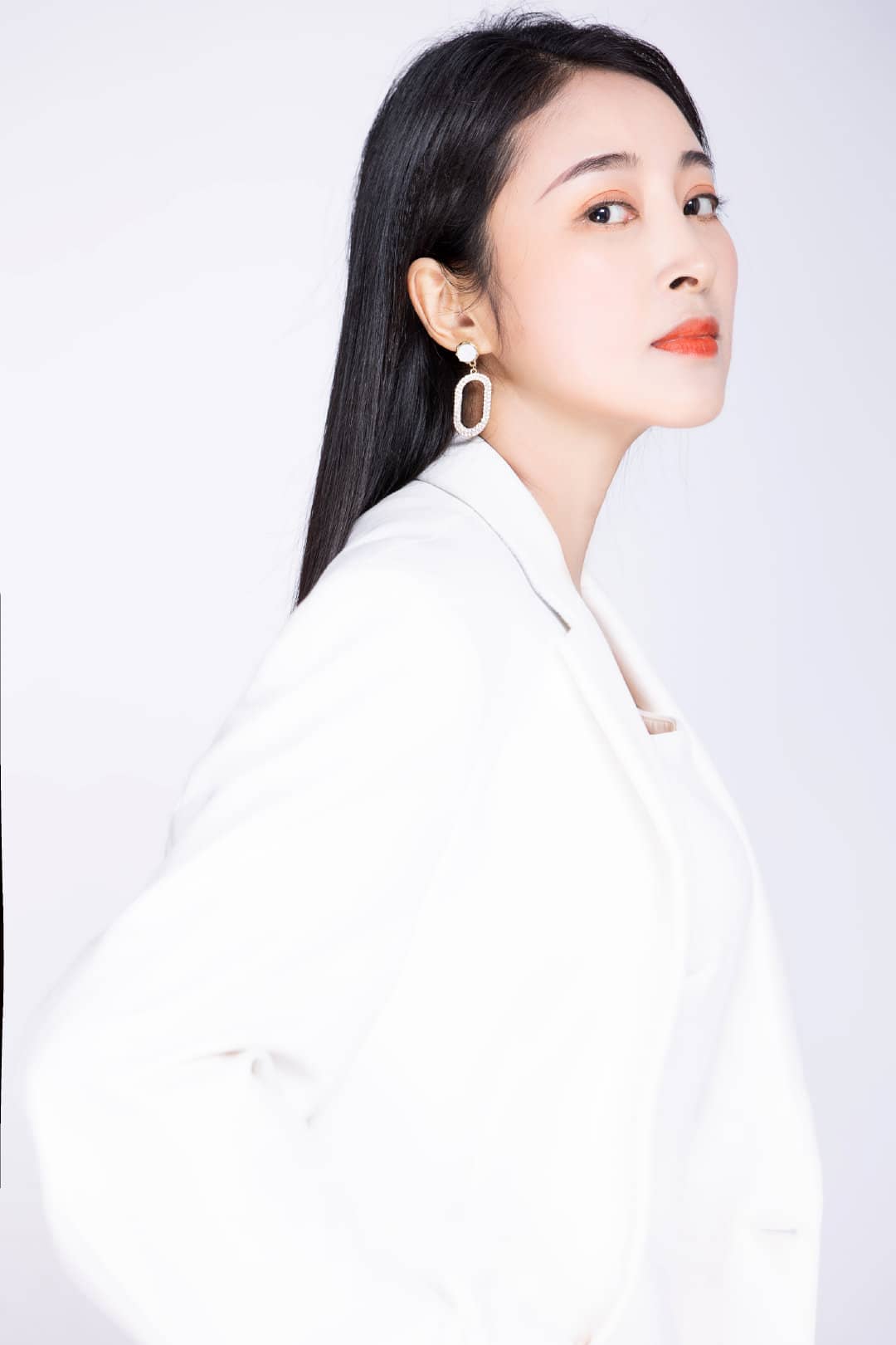 李润华