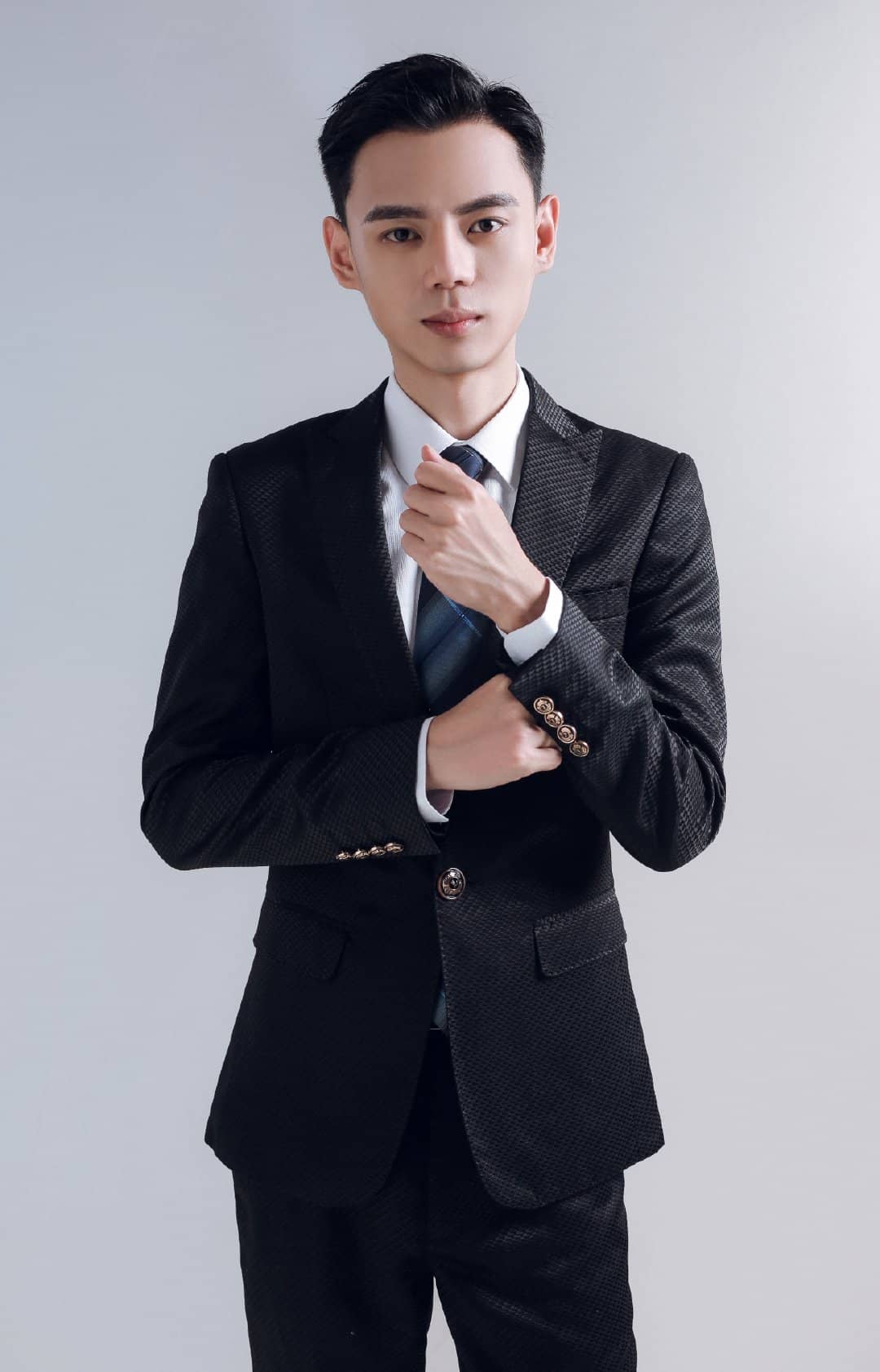 张初一