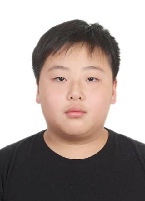 顾耀中