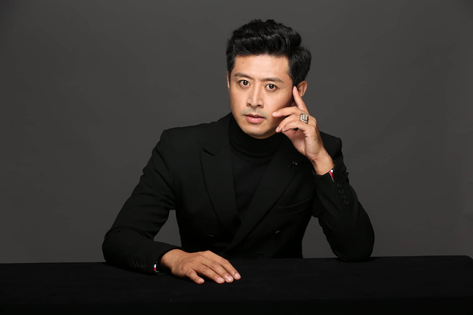 李靓