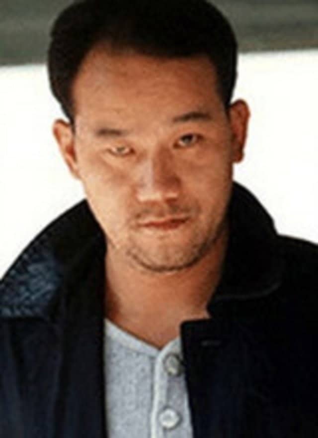 严春裴