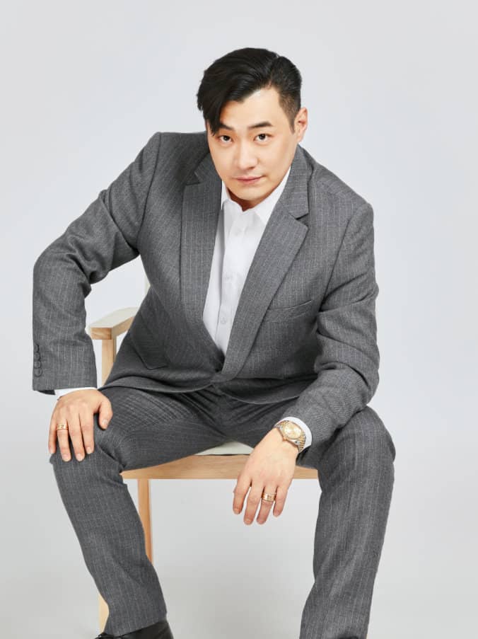 李伟